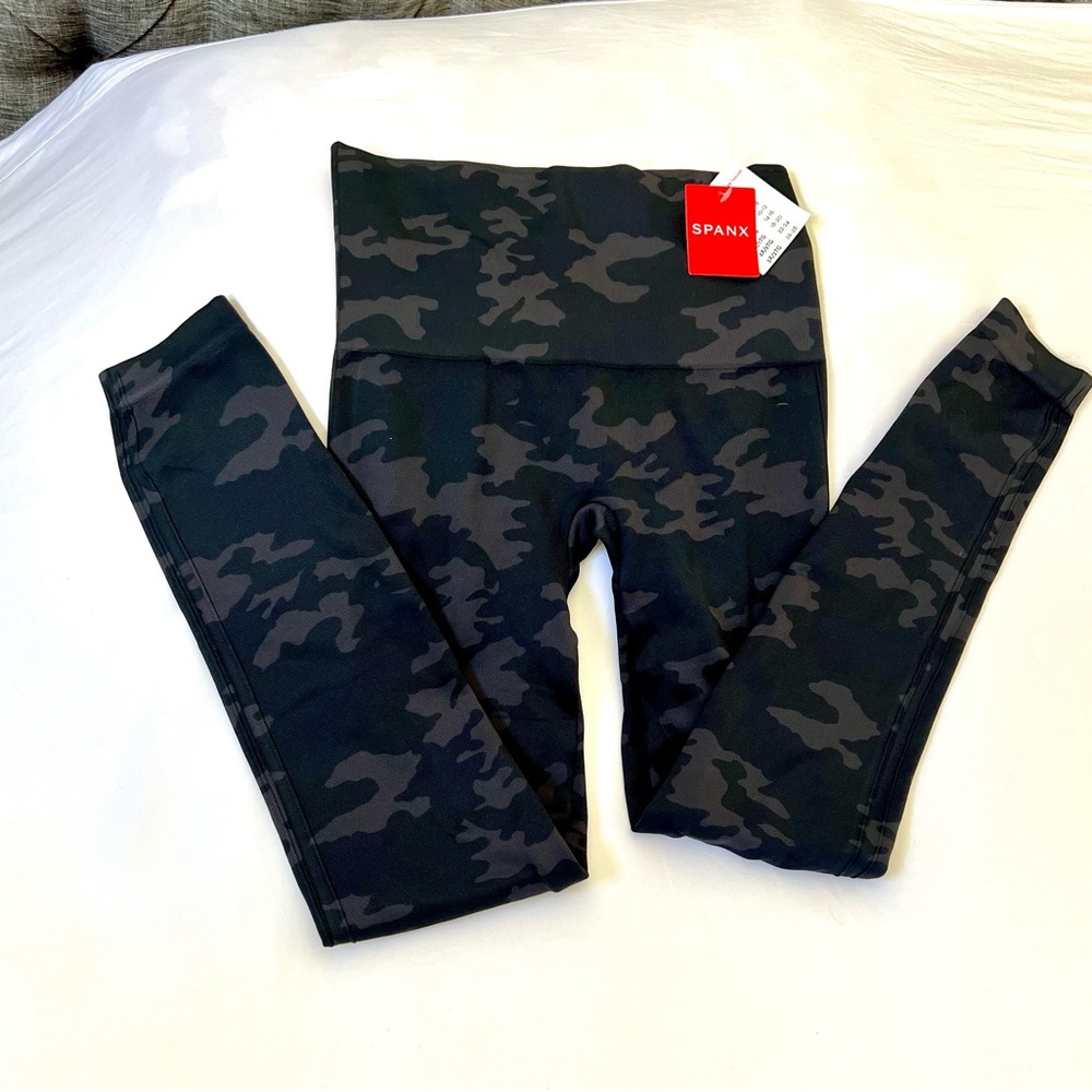 SPANX Camo Leggings - Dark Gray/ Black NWT